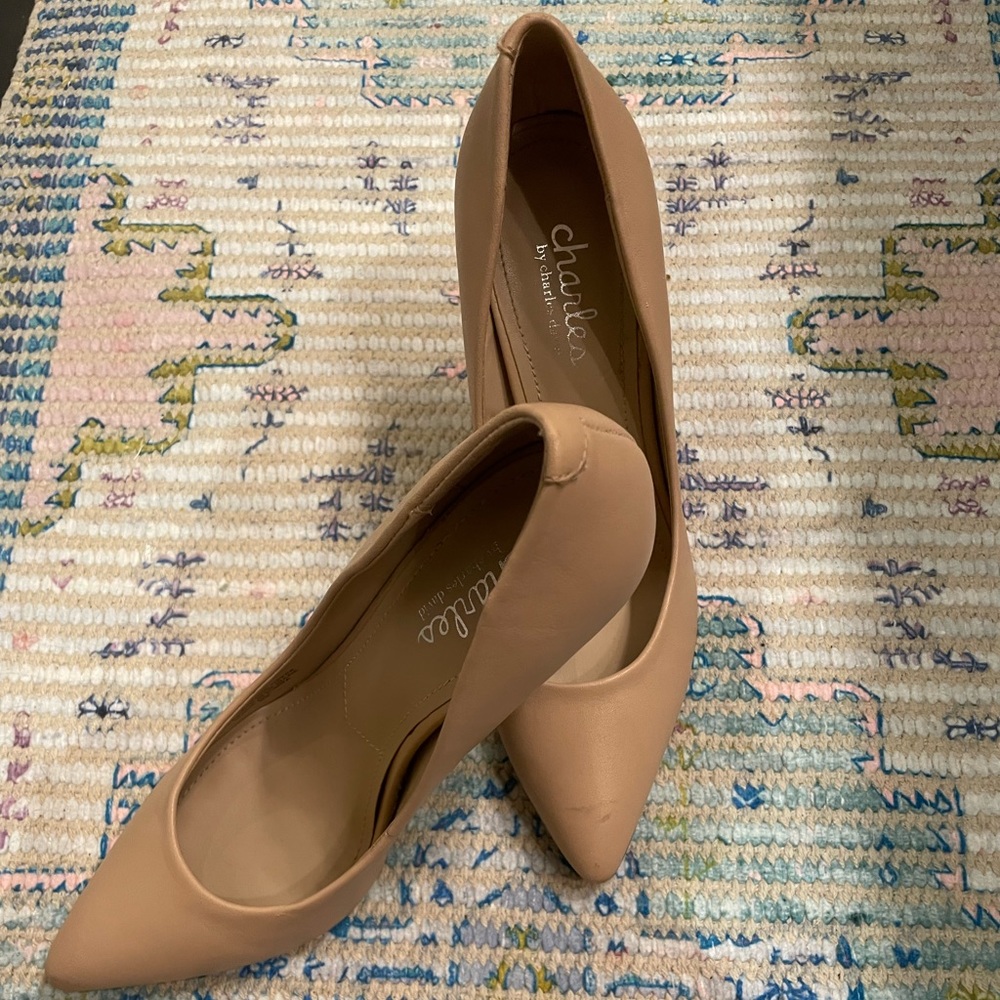 Charles by Charles David Max leather pump nude